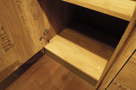 Шкаф для белья «Пилигрим» (Дуб Каньон светлый, Фон серый) в Большеречье - bolshereche.katalogmebeli.com | фото 5